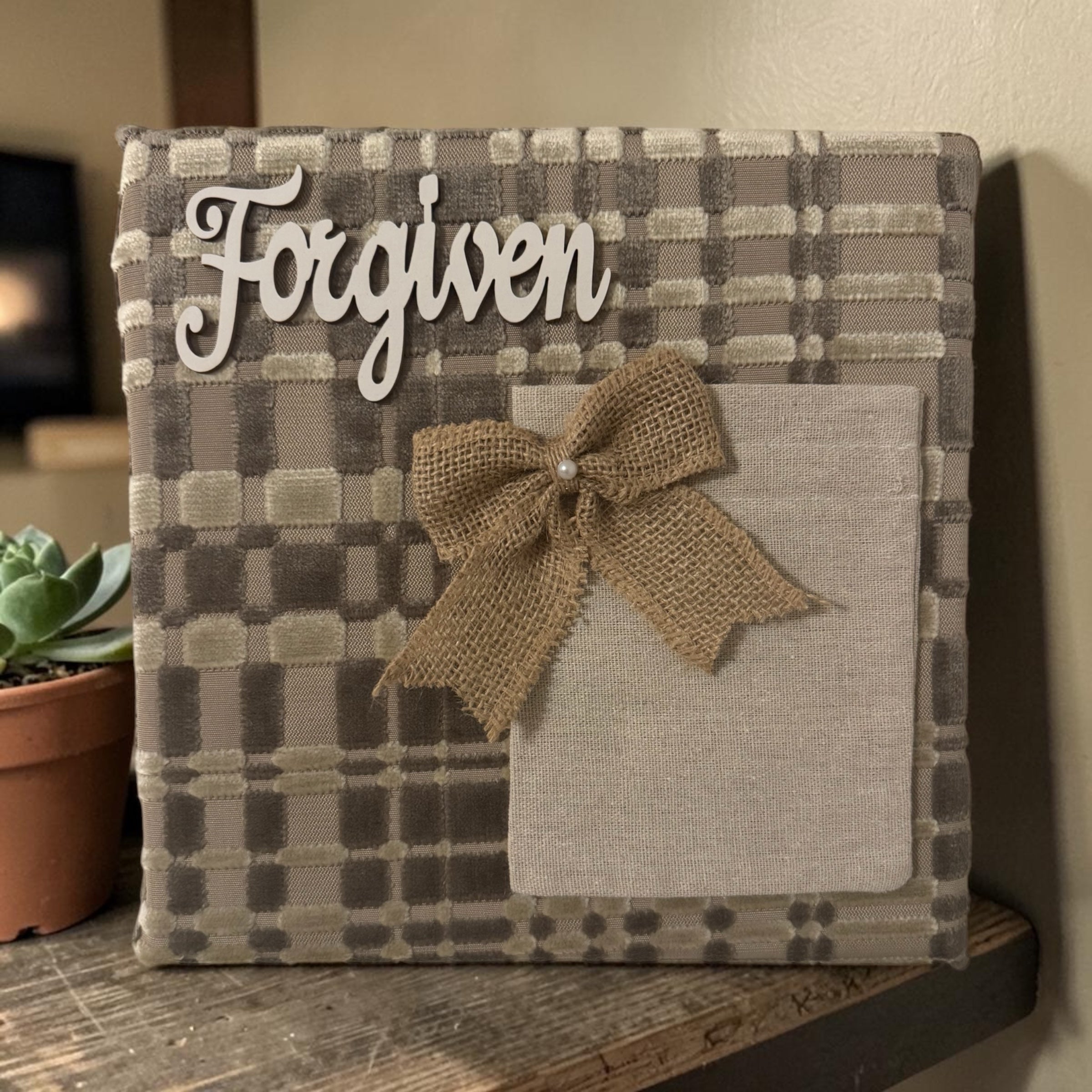 Heart Pocket™ Mini - Rustic Word - Forgiven